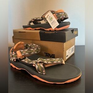 BWT Teva Hurricane XLT 2 Sandal | Canyon Sea Foam | Youth “Big Kid” 6 (W8-9)